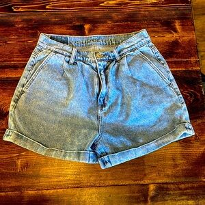 American Eagle Mom Short